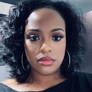 Meet your Posher, Maria april